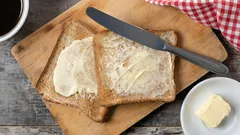 Quanto burro si può mangiare al giorno: la porzione ti sorprenderà