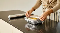 È importante che ogni casalinga sappia in quali casi l’uso della carta stagnola per alimenti è dannoso